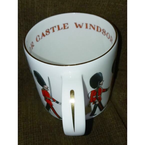 Royal Collection English Fine Bone China Windsor Castle Guardsmen Mug - Picture 3 of 4